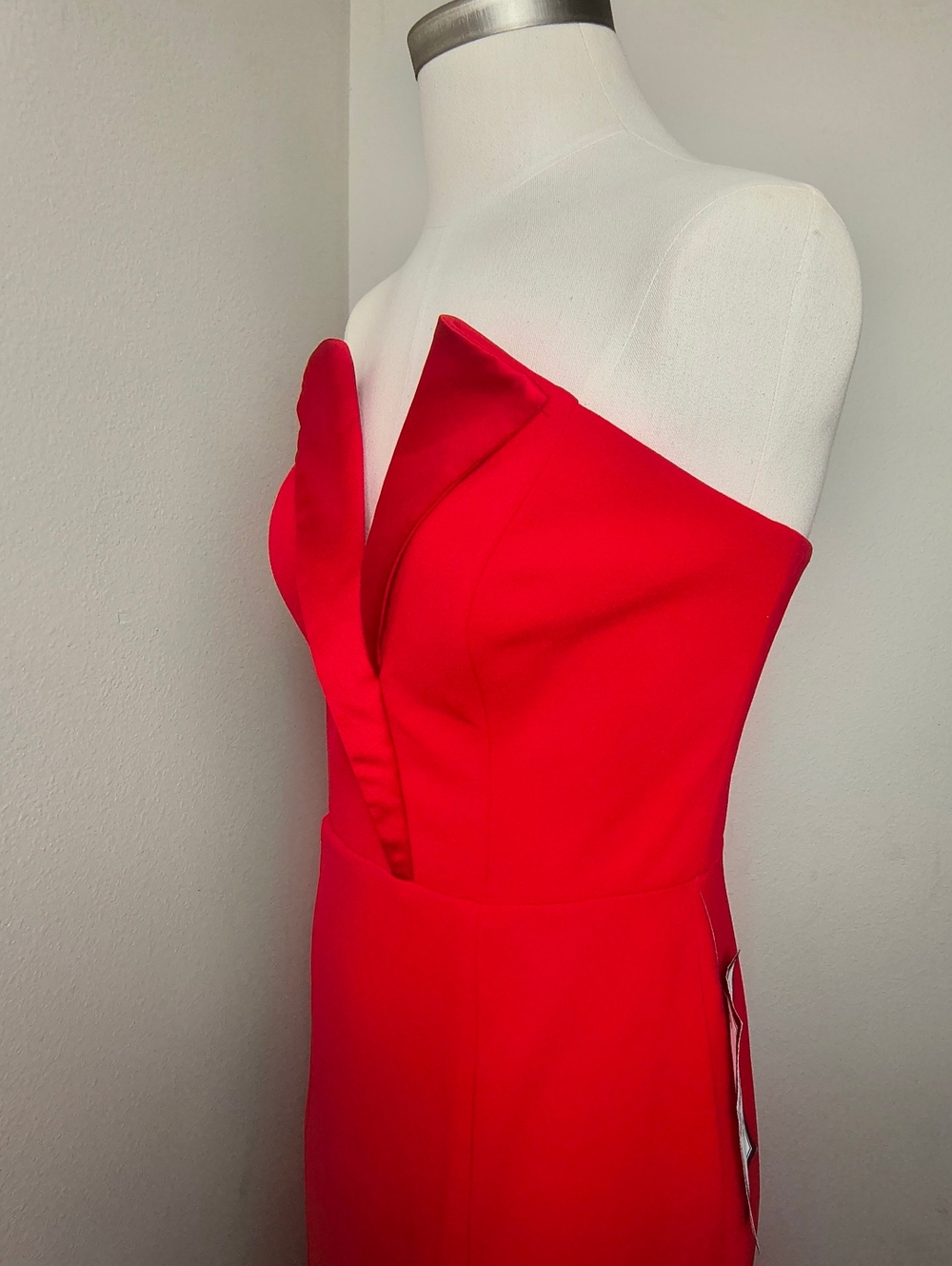 Betsy & Adam Strapless Notched Red Evening Gown with High Slit Sz 6 - Picture 9 of 10